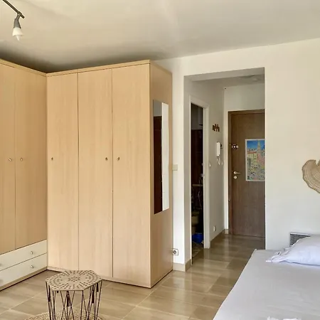 Le De Garavan, Au Calme * مينتون